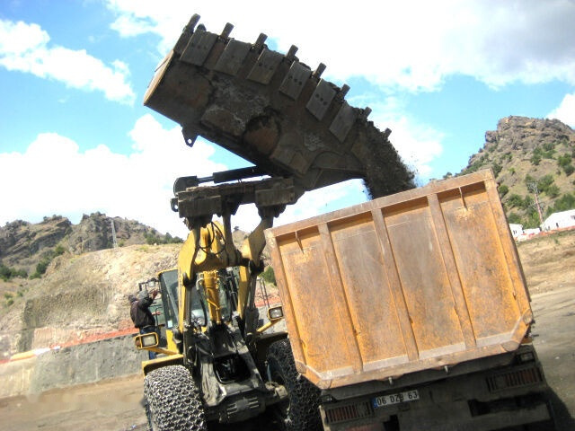 Komatsu HIGH DUMPING BUCKET - Voorladerbak: afbeelding 5 Komatsu HIGH DUMPING BUCKET - Voorladerbak: afbeelding 5