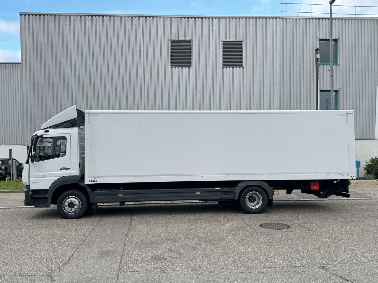 Mercedes-Benz Atego 1227L Koffer 8m LBW Klima Diff. Sperre - Bakwagen: afbeelding 4 Mercedes-Benz Atego 1227L Koffer 8m LBW Klima Diff. Sperre - Bakwagen: afbeelding 4
