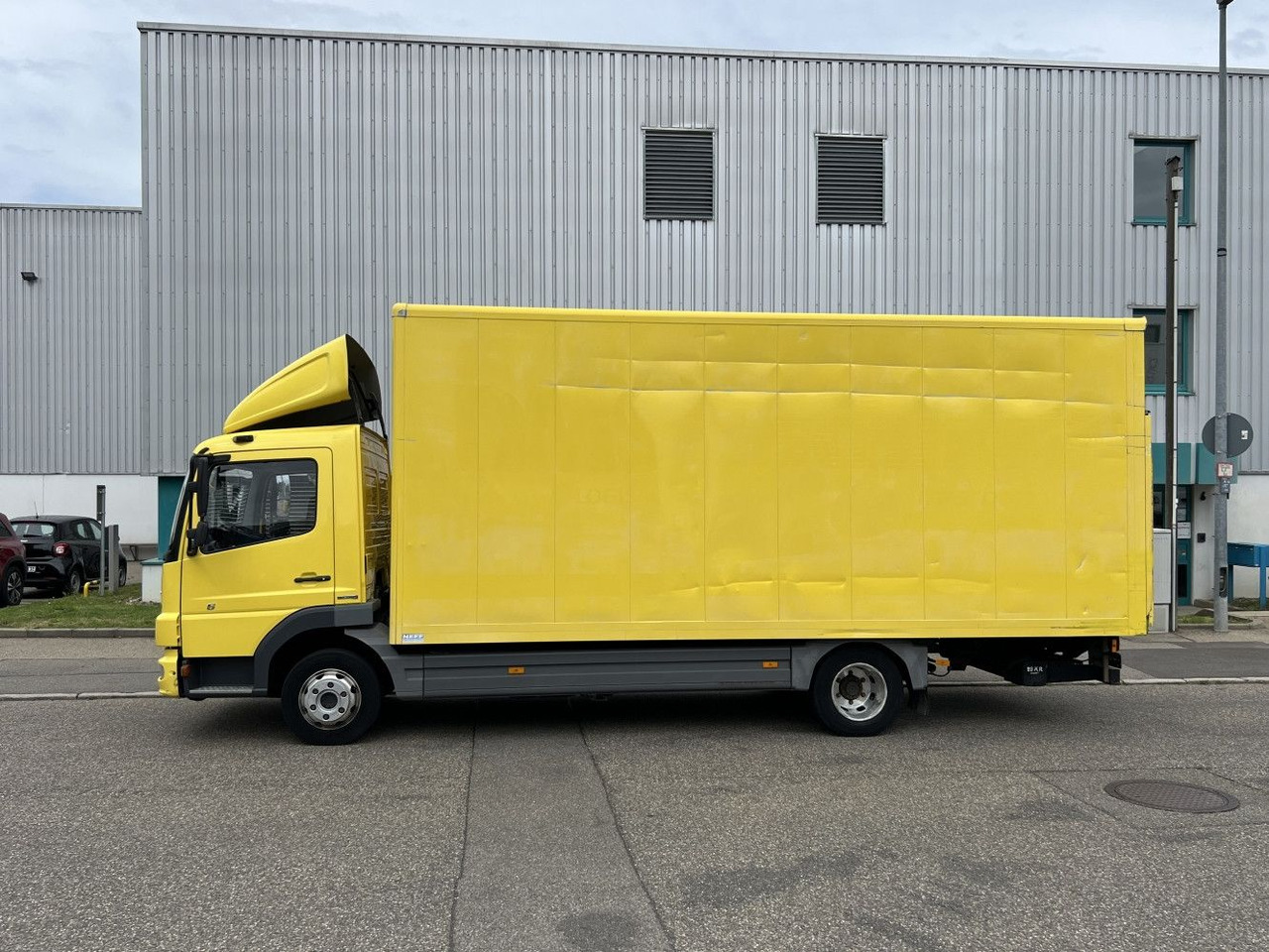Mercedes-Benz Atego 816L Möbelkoffer 6,15m LBW 3-Sitze Euro-5 - Bestelwagen gesloten laadbak: afbeelding 4 Mercedes-Benz Atego 816L Möbelkoffer 6,15m LBW 3-Sitze Euro-5 - Bestelwagen gesloten laadbak: afbeelding 4