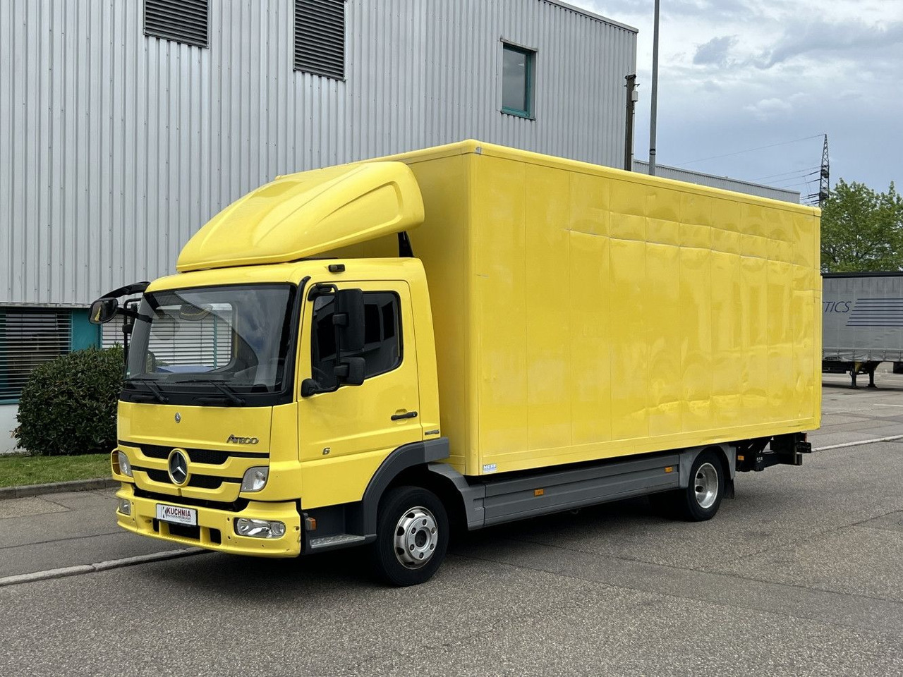 Mercedes-Benz Atego 816L Möbelkoffer 6,15m LBW 3-Sitze Euro-5 - Bestelwagen gesloten laadbak: afbeelding 1 Mercedes-Benz Atego 816L Möbelkoffer 6,15m LBW 3-Sitze Euro-5 - Bestelwagen gesloten laadbak: afbeelding 1