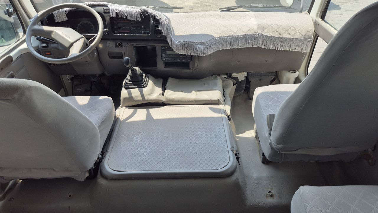 TOYOTA Coaster ... 30 places ... Climatisé - Minibus, Personenvervoer: afbeelding 4 TOYOTA Coaster ... 30 places ... Climatisé - Minibus, Personenvervoer: afbeelding 4