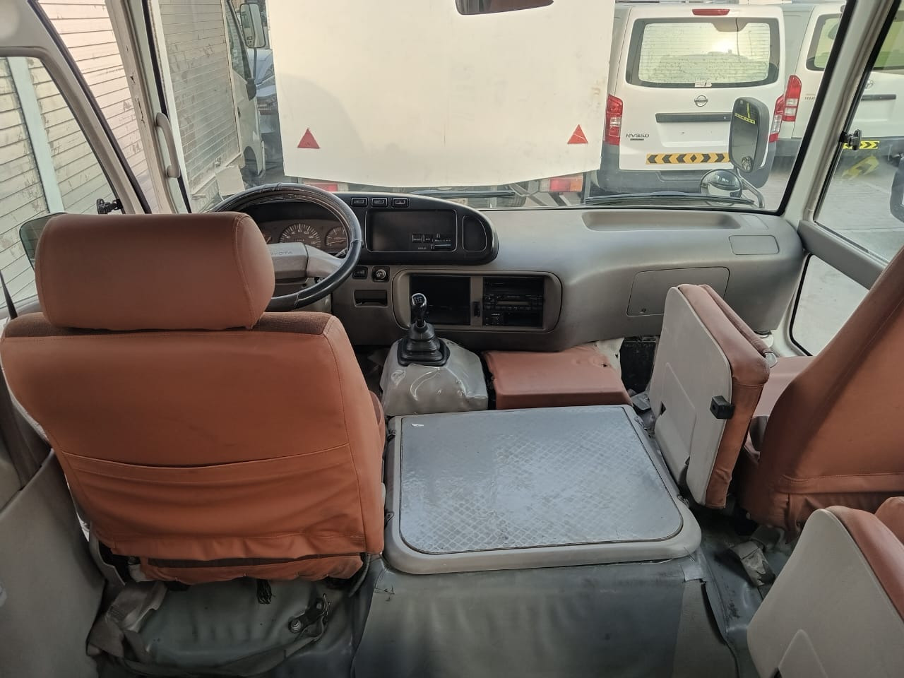 TOYOTA Coaster ... 30 places - diesel - climatisé ... BELGIQUE.. - Minibus, Personenvervoer: afbeelding 5 TOYOTA Coaster ... 30 places - diesel - climatisé ... BELGIQUE.. - Minibus, Personenvervoer: afbeelding 5