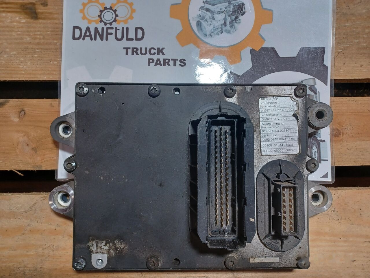 Mercedes-Benz truck - ECU voor Vrachtwagen: afbeelding 2 Mercedes-Benz truck - ECU voor Vrachtwagen: afbeelding 2