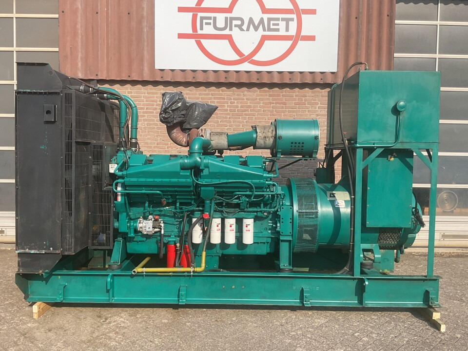 Cummins KTA38 G3 , 1000 kva generatorset. low hours. - Industrie generator: afbeelding 1 Cummins KTA38 G3 , 1000 kva generatorset. low hours. - Industrie generator: afbeelding 1