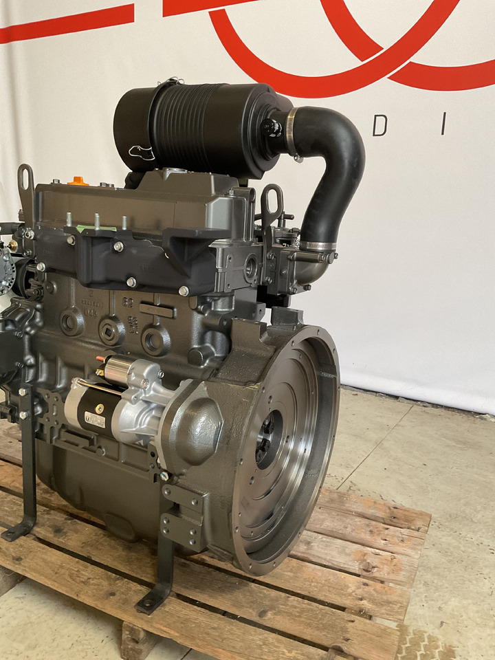 Yanmar 4TNV98 - Motor: afbeelding 4 Yanmar 4TNV98 - Motor: afbeelding 4