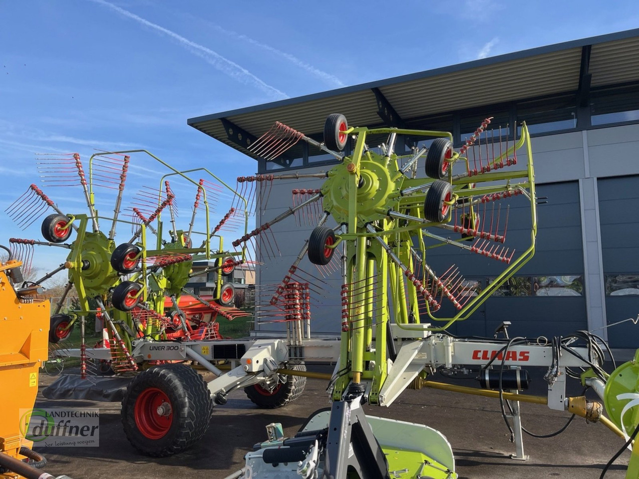 CLAAS Liner 3000 - Hooischudder: afbeelding 1 CLAAS Liner 3000 - Hooischudder: afbeelding 1