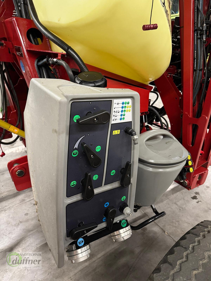 Hardi Mega 12 1200 Smart ISOBUS - Getrokken veldspuit: afbeelding 5 Hardi Mega 12 1200 Smart ISOBUS - Getrokken veldspuit: afbeelding 5