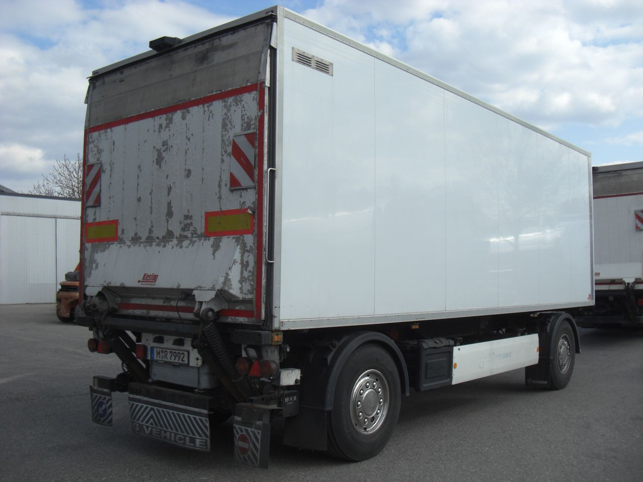Krone AZ / ISOLIERKOFFER - Gesloten aanhangwagen: afbeelding 2 Krone AZ / ISOLIERKOFFER - Gesloten aanhangwagen: afbeelding 2