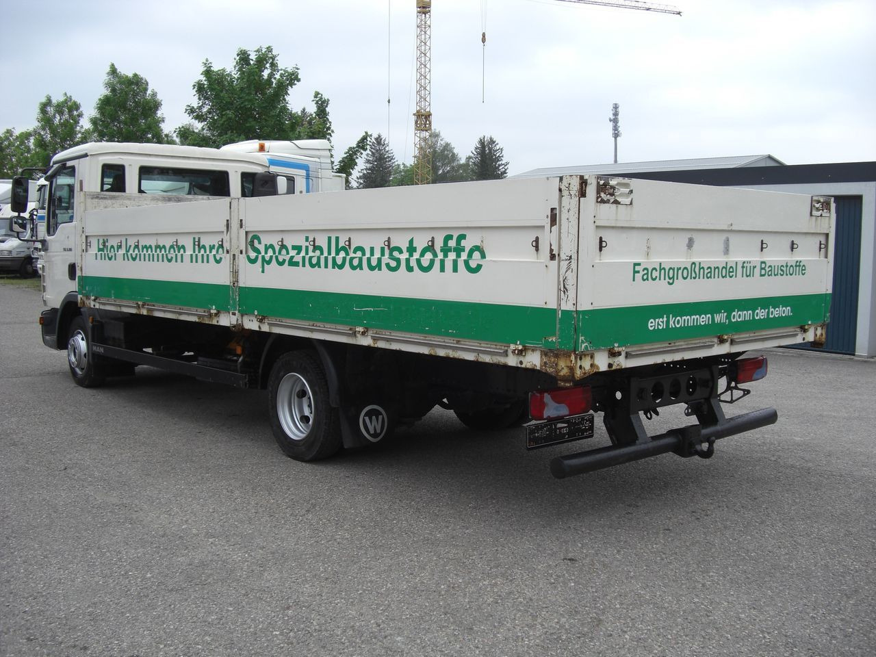 MAN 8180L Baustoffpritsche MAN 8180L Baustoffpritsche - Bestelwagen met open laadbak: afbeelding 4 MAN 8180L Baustoffpritsche MAN 8180L Baustoffpritsche - Bestelwagen met open laadbak: afbeelding 4
