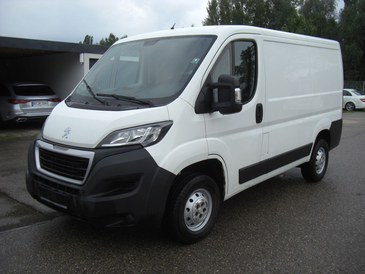 Peugeot BOXER 2,0 KURZ/NIEDRIG - Kleine bestelwagen: afbeelding 1 Peugeot BOXER 2,0 KURZ/NIEDRIG - Kleine bestelwagen: afbeelding 1