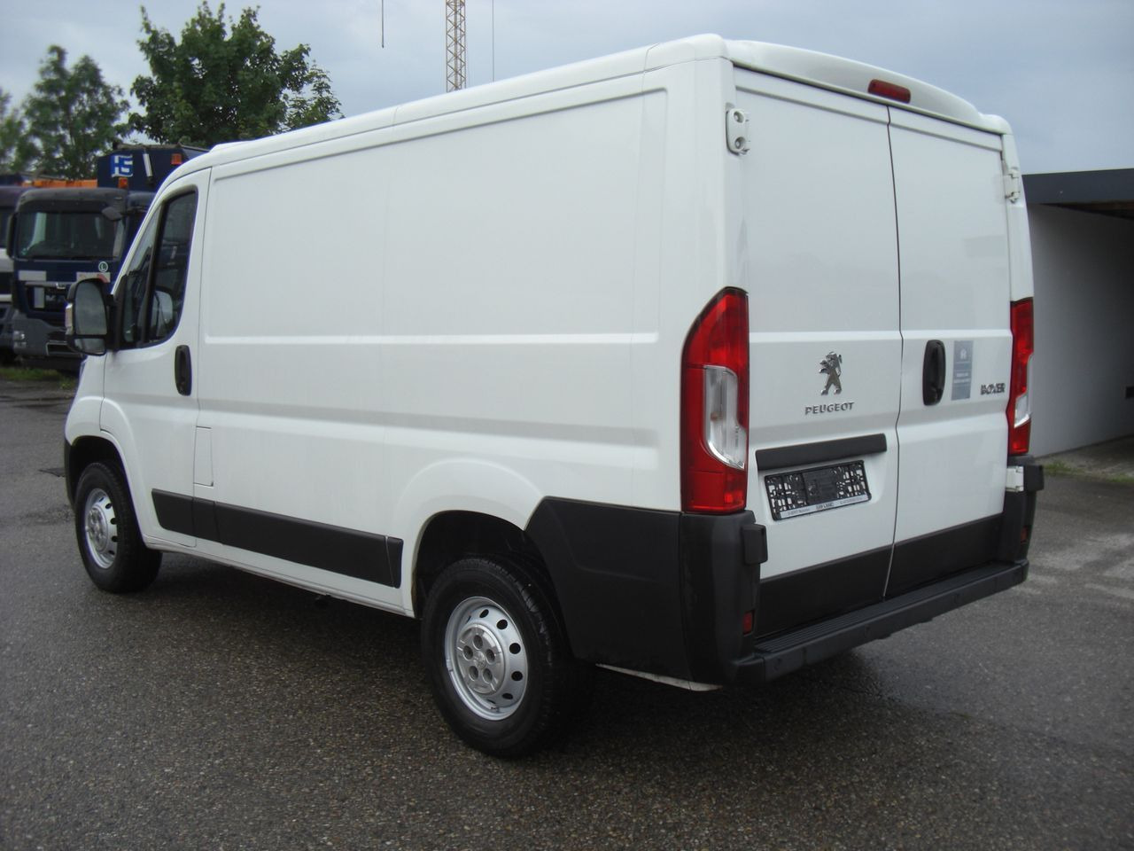 Peugeot BOXER 2,0 KURZ/NIEDRIG - Kleine bestelwagen: afbeelding 4 Peugeot BOXER 2,0 KURZ/NIEDRIG - Kleine bestelwagen: afbeelding 4
