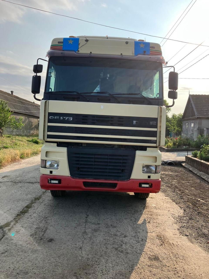 DAF XF 95 430 Platform - Vrachtwagen met open laadbak: afbeelding 1 DAF XF 95 430 Platform - Vrachtwagen met open laadbak: afbeelding 1