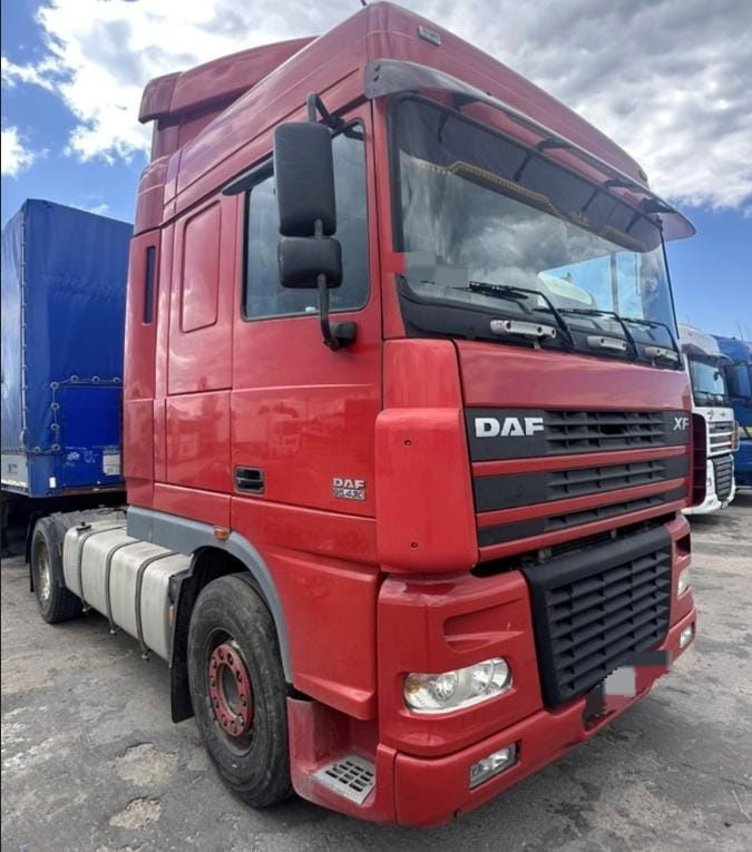 DAF XF 95 Tractor unit - Trekker: afbeelding 1 DAF XF 95 Tractor unit - Trekker: afbeelding 1