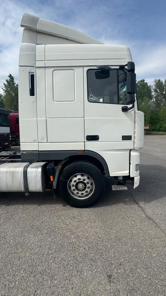 DAF XF 95 Tractor unit - Trekker: afbeelding 3 DAF XF 95 Tractor unit - Trekker: afbeelding 3