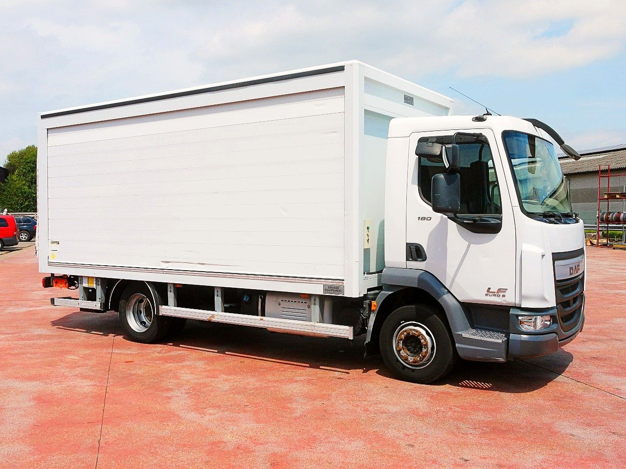 DAF LF 180 12 GETRANKENWAGEN LBW LUFT - Drankenwagen vrachtwagen: afbeelding 3 DAF LF 180 12 GETRANKENWAGEN LBW LUFT - Drankenwagen vrachtwagen: afbeelding 3