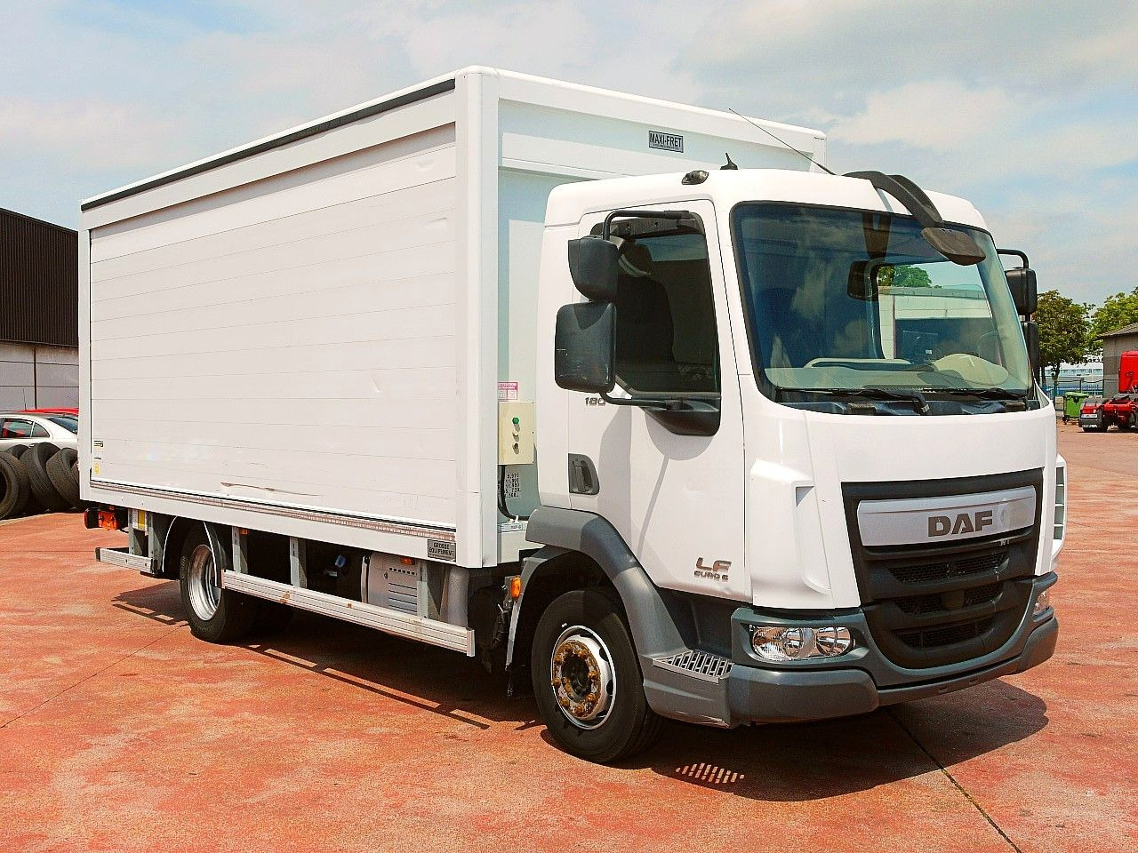 DAF LF 180 12 GETRANKENWAGEN LBW LUFT - Drankenwagen vrachtwagen: afbeelding 2 DAF LF 180 12 GETRANKENWAGEN LBW LUFT - Drankenwagen vrachtwagen: afbeelding 2