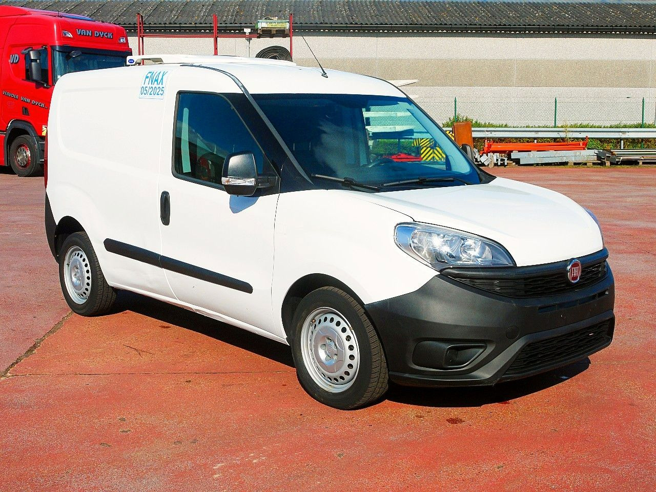 Fiat DOBLO 1.4 KUHLKASTENWAGEN CARRIER NEOS -20c E6 - Koelwagen: afbeelding 2 Fiat DOBLO 1.4 KUHLKASTENWAGEN CARRIER NEOS -20c E6 - Koelwagen: afbeelding 2