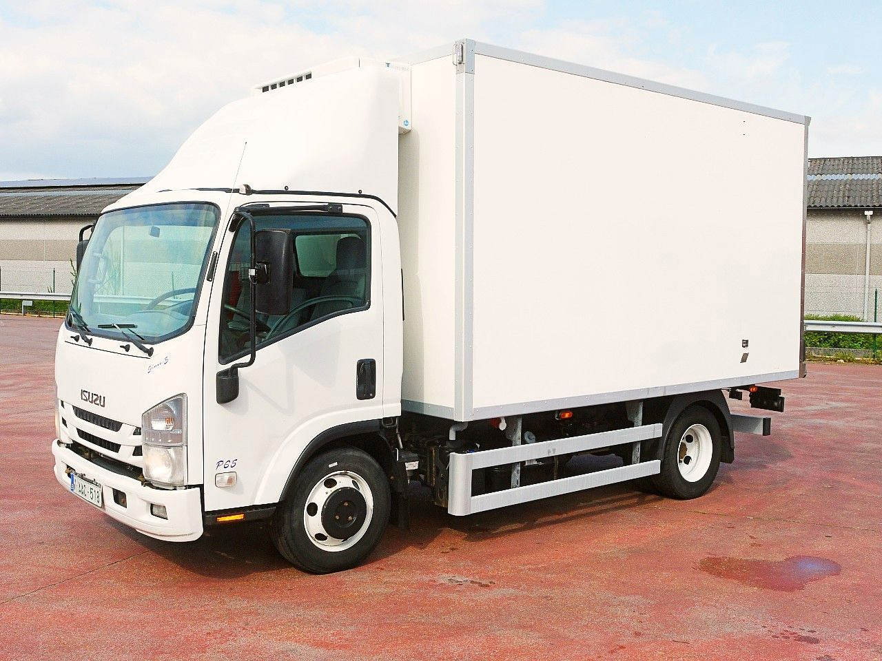 Isuzu N2R 75 KUHLKOFFER THERMOKING V500 MAX €6 - Koelwagen: afbeelding 4 Isuzu N2R 75 KUHLKOFFER THERMOKING V500 MAX €6 - Koelwagen: afbeelding 4