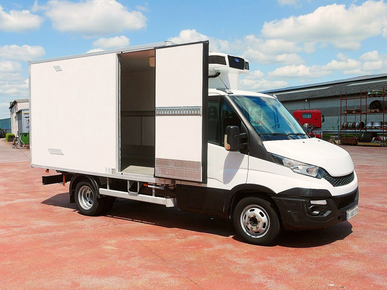 Iveco 35C13 DAILY KUHLKOFFER CARRIER PULSOR 400 AIRCO - Koelwagen: afbeelding 3 Iveco 35C13 DAILY KUHLKOFFER CARRIER PULSOR 400 AIRCO - Koelwagen: afbeelding 3