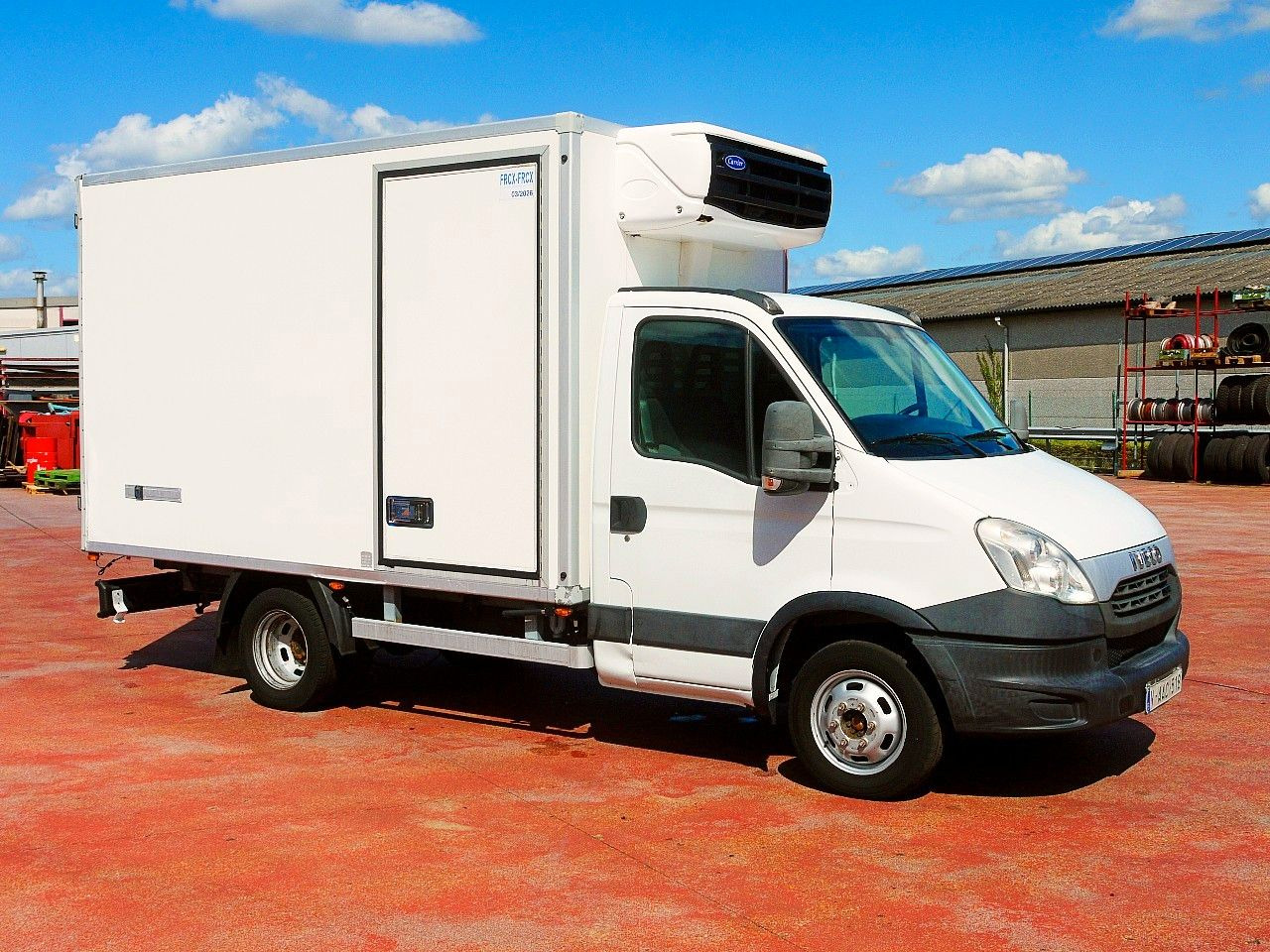 Iveco 35C13 DAILY KUHLKOFFER CARRIER XARIOS 600 MULTI - Koelwagen: afbeelding 2 Iveco 35C13 DAILY KUHLKOFFER CARRIER XARIOS 600 MULTI - Koelwagen: afbeelding 2
