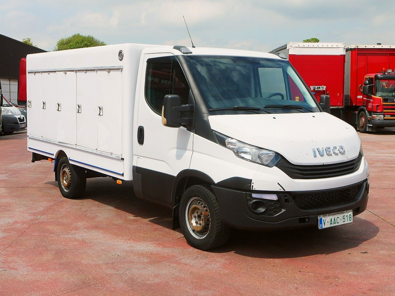 Iveco 35S12 DAILY ISOTHERM KOFFER 5 TURIG / AIRCO - Koelwagen: afbeelding 2 Iveco 35S12 DAILY ISOTHERM KOFFER 5 TURIG / AIRCO - Koelwagen: afbeelding 2