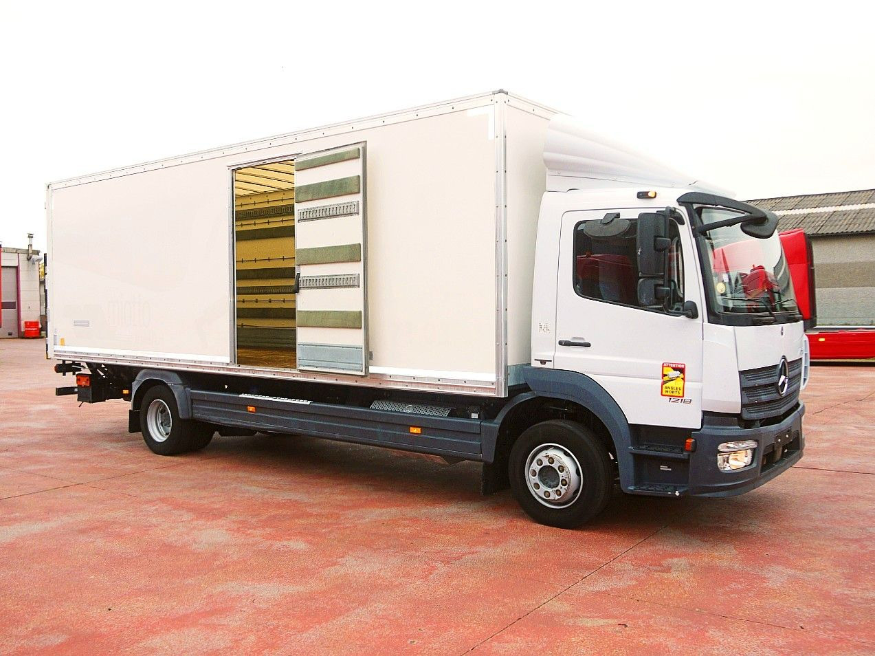 Mercedes-Benz 1218 ATEGO MEUBEL KOFFER A/C 124 Tkm - Bakwagen: afbeelding 3 Mercedes-Benz 1218 ATEGO MEUBEL KOFFER A/C 124 Tkm - Bakwagen: afbeelding 3