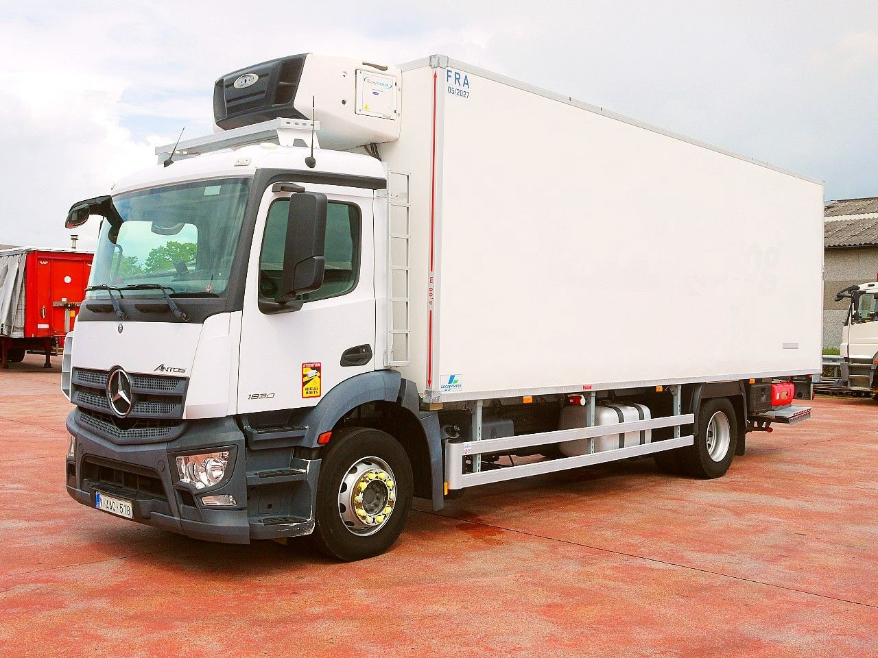 Mercedes-Benz 1830 ANTOS KUHLKOFFER CARRIER SUPRA 850 - Koelwagen vrachtwagen: afbeelding 3 Mercedes-Benz 1830 ANTOS KUHLKOFFER CARRIER SUPRA 850 - Koelwagen vrachtwagen: afbeelding 3