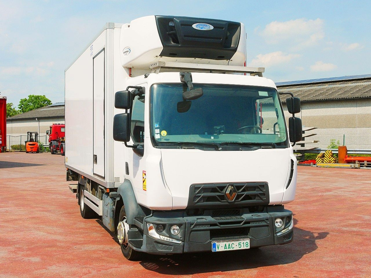 Renault D 10.210 KUHLKOFFER CARRIER SUPRA 1150 MT - Koelwagen vrachtwagen: afbeelding 1 Renault D 10.210 KUHLKOFFER CARRIER SUPRA 1150 MT - Koelwagen vrachtwagen: afbeelding 1