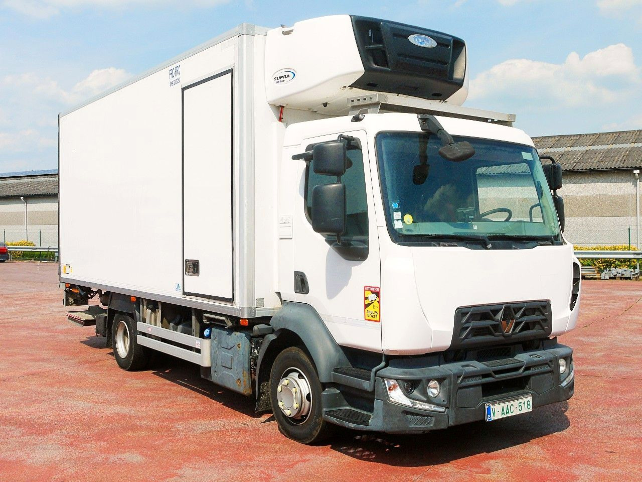 Renault D 10.210 KUHLKOFFER CARRIER SUPRA 1150 MT - Koelwagen vrachtwagen: afbeelding 2 Renault D 10.210 KUHLKOFFER CARRIER SUPRA 1150 MT - Koelwagen vrachtwagen: afbeelding 2