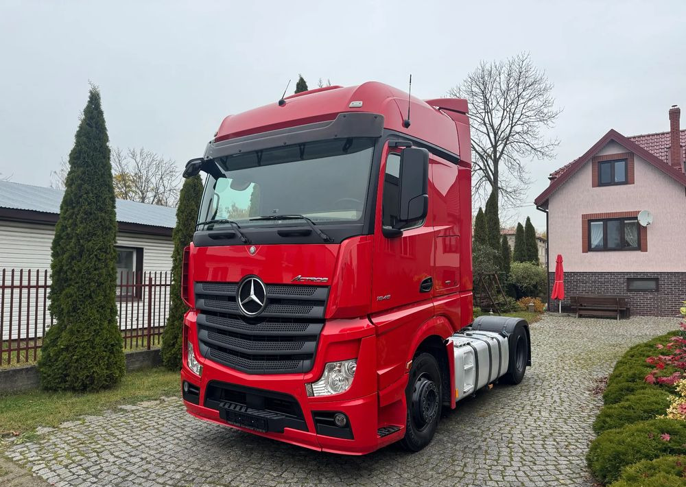 Mercedes-Benz 1845 - Trekker: afbeelding 1 Mercedes-Benz 1845 - Trekker: afbeelding 1