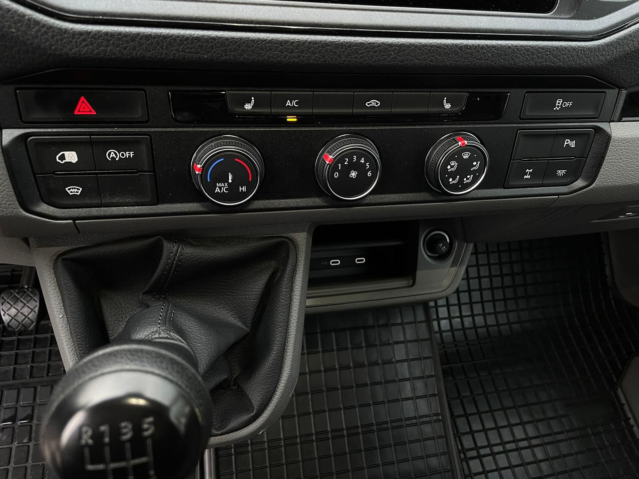 Gesloten bestelwagen, Bestelwagen met dubbele cabine MAN TGE 3.180 L3H3 MIXTO 4x4 STANDHZ DIFF AHK ACC: afbeelding 18 Gesloten bestelwagen, Bestelwagen met dubbele cabine MAN TGE 3.180 L3H3 MIXTO 4x4 STANDHZ DIFF AHK ACC: afbeelding 18