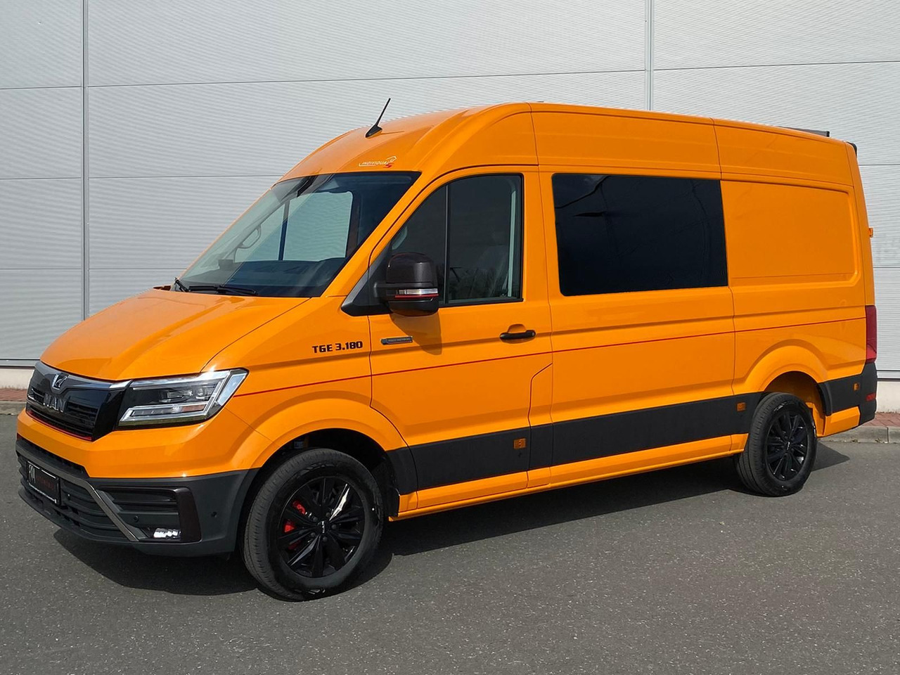 MAN TGE 3.180 L3H3 MIXTO Individual Lion S LED ACC - Bestelwagen met dubbele cabine: afbeelding 1 MAN TGE 3.180 L3H3 MIXTO Individual Lion S LED ACC - Bestelwagen met dubbele cabine: afbeelding 1