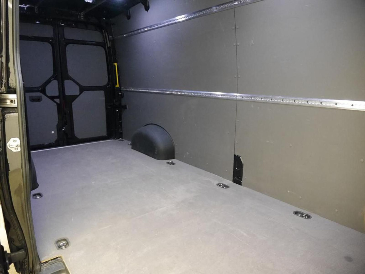 Volkswagen Crafter Kasten 35 L4H3 NAVI DAB PDC KAMERA - Gesloten bestelwagen: afbeelding 3 Volkswagen Crafter Kasten 35 L4H3 NAVI DAB PDC KAMERA - Gesloten bestelwagen: afbeelding 3