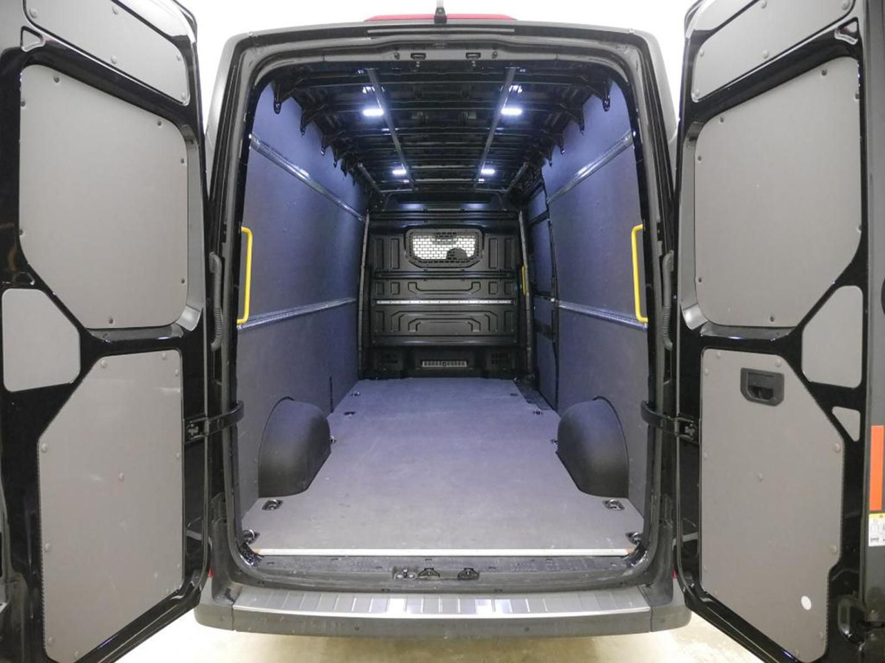 Volkswagen Crafter Kasten 35 L4H3 NAVI DAB PDC KAMERA - Gesloten bestelwagen: afbeelding 4 Volkswagen Crafter Kasten 35 L4H3 NAVI DAB PDC KAMERA - Gesloten bestelwagen: afbeelding 4