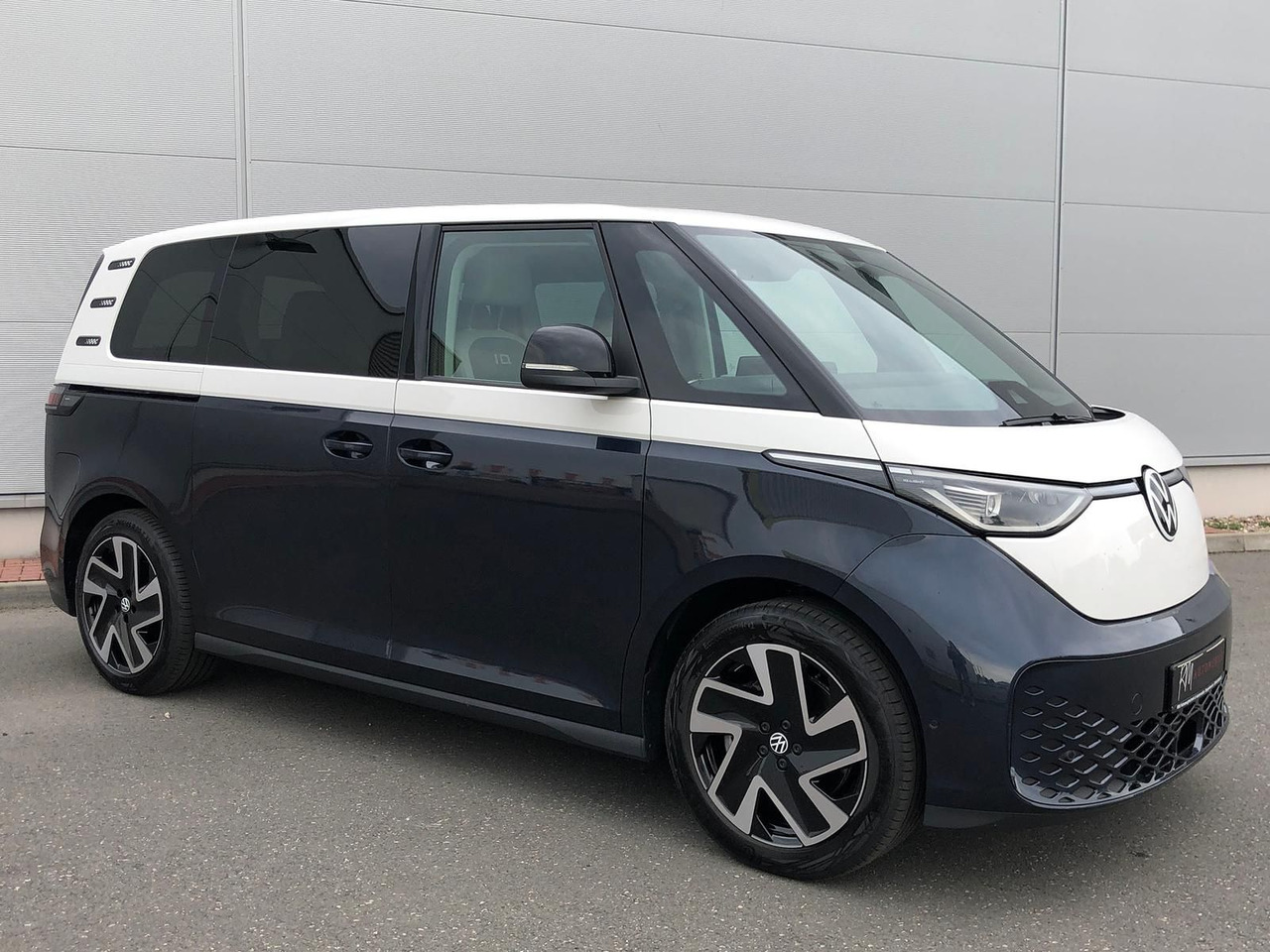 Volkswagen ID. Buzz 150 kW Pro AHK ACC MATRIX LED KEYLESS - Personenvervoer, Elektrische bedrijfswagen: afbeelding 2 Volkswagen ID. Buzz 150 kW Pro AHK ACC MATRIX LED KEYLESS - Personenvervoer, Elektrische bedrijfswagen: afbeelding 2