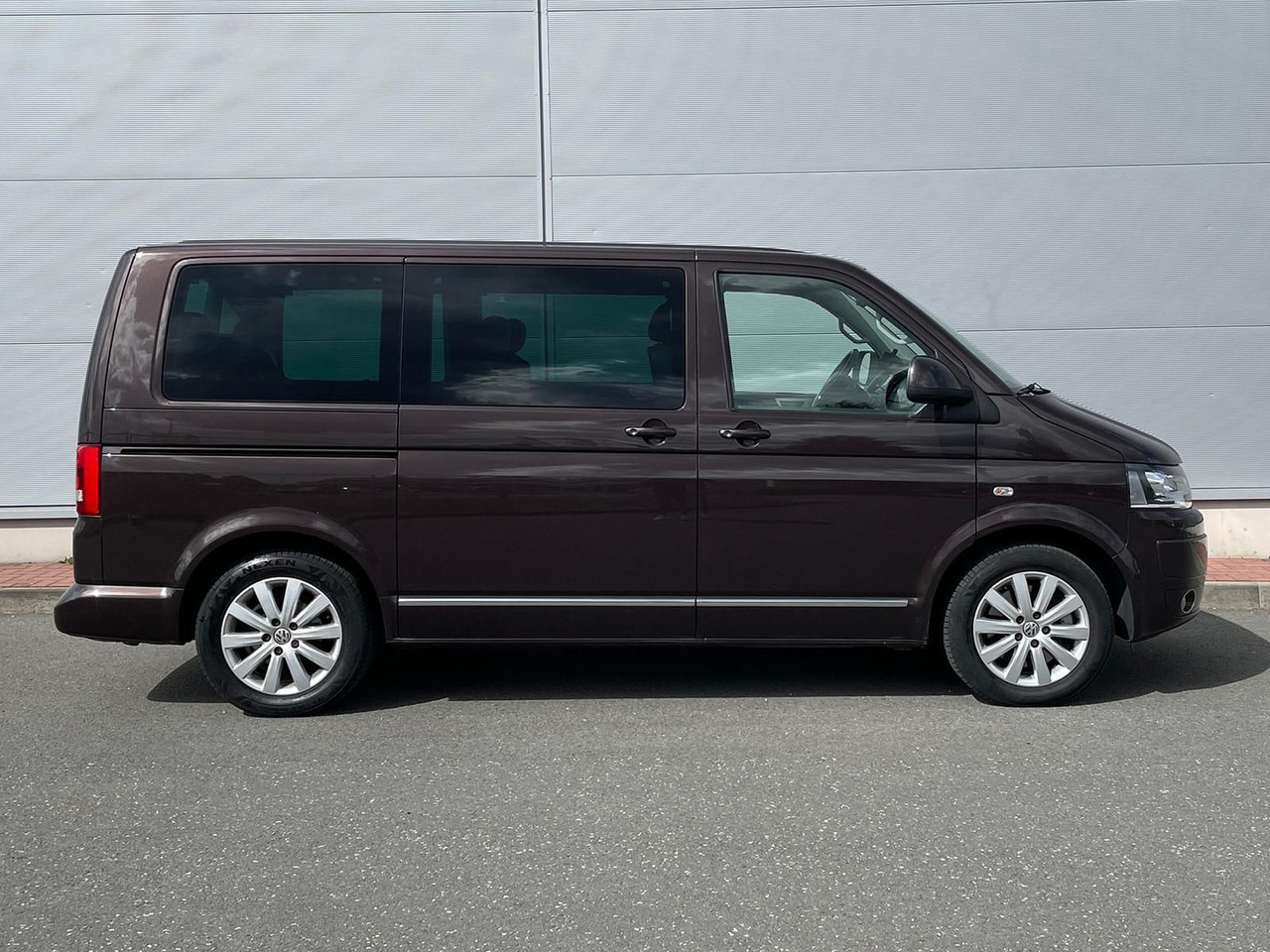 Volkswagen T5 Multivan Highline 4M LEDER AHK MFL - Personenvervoer: afbeelding 5 Volkswagen T5 Multivan Highline 4M LEDER AHK MFL - Personenvervoer: afbeelding 5