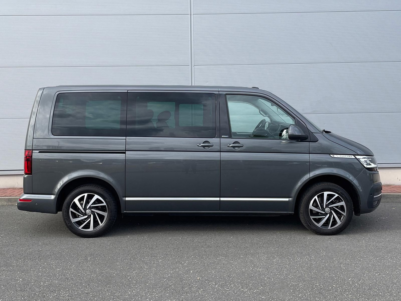 Volkswagen T6.1 Multivan Comfortline 4M ACC KAMERA SITZHZ - Personenvervoer: afbeelding 5 Volkswagen T6.1 Multivan Comfortline 4M ACC KAMERA SITZHZ - Personenvervoer: afbeelding 5