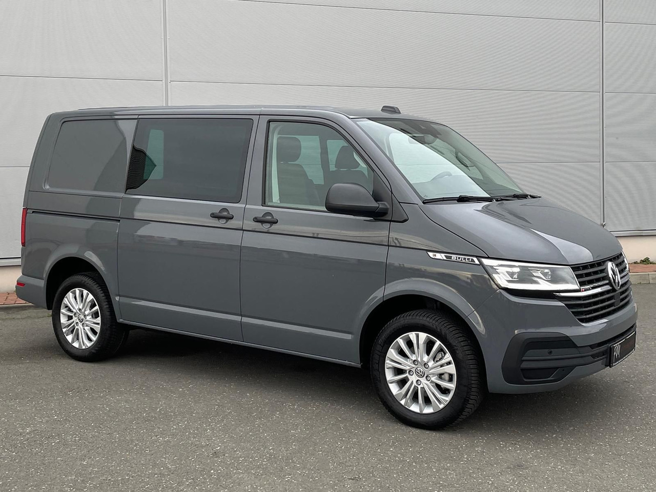 Volkswagen T6.1 Transporter 4MOTION NAVI STANDHZ ACC PDC - Minibus, Personenvervoer: afbeelding 2 Volkswagen T6.1 Transporter 4MOTION NAVI STANDHZ ACC PDC - Minibus, Personenvervoer: afbeelding 2