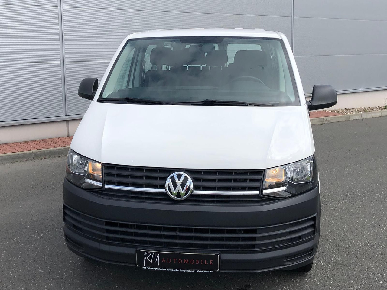Volkswagen T6 Transporter 2.0 TDI Kombi lang 9-SITZE TEMP - Stationwagen: afbeelding 4 Volkswagen T6 Transporter 2.0 TDI Kombi lang 9-SITZE TEMP - Stationwagen: afbeelding 4