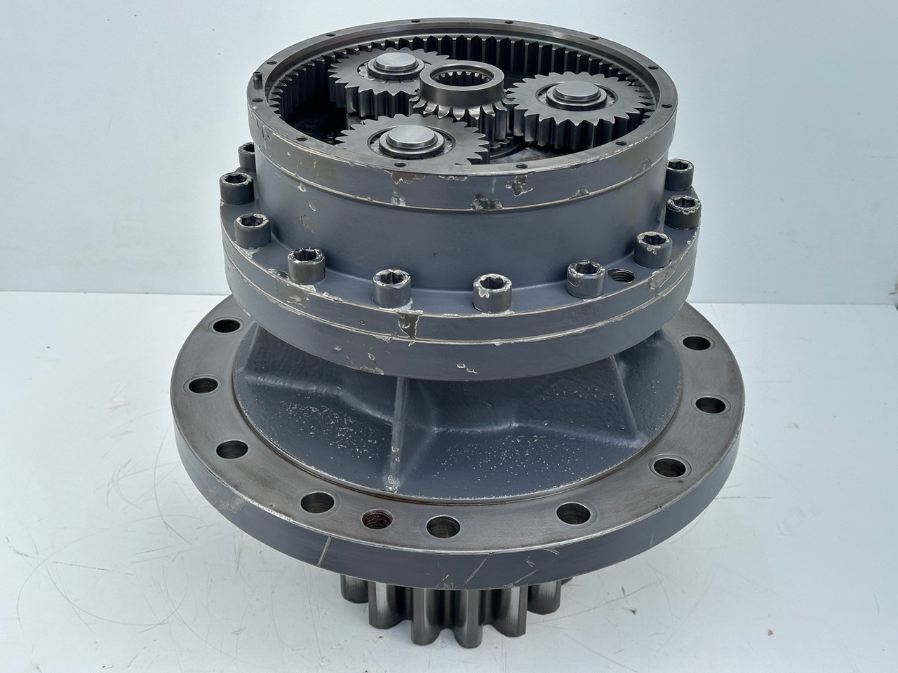 LIEBHERR Original Schwenkantrieb Typ:GFB2160 mit ID-Nr.11657357 – ID-Nr.12204229 – ID-Nr.12947309. R920 S-1545, R920-1545, R922LC-1442, R922 LC-1443, R924 LC-1444, R924 LC-1445. #11657357.04.10# - Zwenkmotor voor Rupsgraafmachine: afbeelding 3 LIEBHERR Original Schwenkantrieb Typ:GFB2160 mit ID-Nr.11657357 – ID-Nr.12204229 – ID-Nr.12947309. R920 S-1545, R920-1545, R922LC-1442, R922 LC-1443, R924 LC-1444, R924 LC-1445. #11657357.04.10# - Zwenkmotor voor Rupsgraafmachine: afbeelding 3