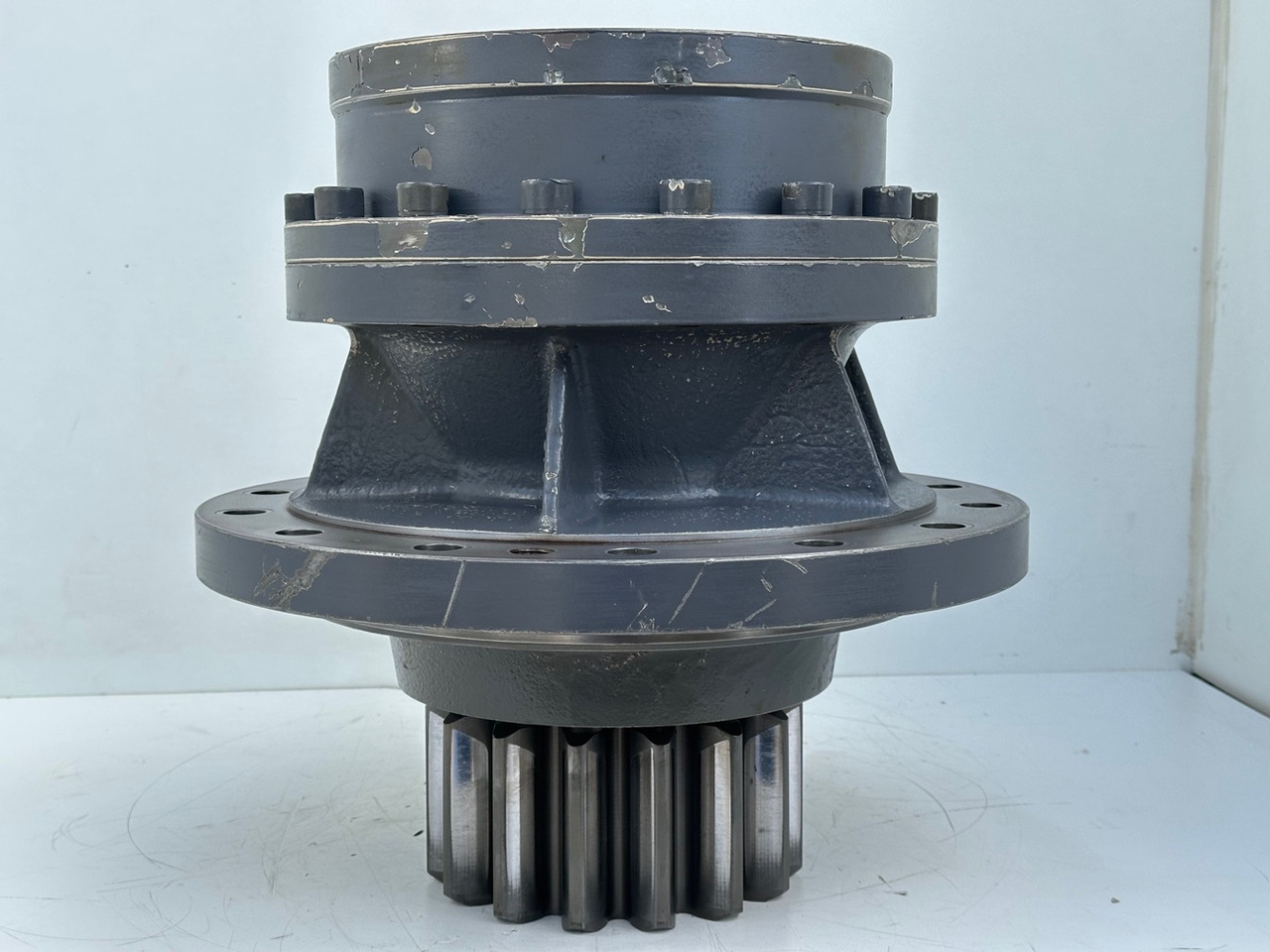 LIEBHERR Original Schwenkantrieb Typ:GFB2160 mit ID-Nr.11657357 – ID-Nr.12204229 – ID-Nr.12947309. R920 S-1545, R920-1545, R922LC-1442, R922 LC-1443, R924 LC-1444, R924 LC-1445. #11657357.04.10# - Zwenkmotor voor Rupsgraafmachine: afbeelding 1 LIEBHERR Original Schwenkantrieb Typ:GFB2160 mit ID-Nr.11657357 – ID-Nr.12204229 – ID-Nr.12947309. R920 S-1545, R920-1545, R922LC-1442, R922 LC-1443, R924 LC-1444, R924 LC-1445. #11657357.04.10# - Zwenkmotor voor Rupsgraafmachine: afbeelding 1