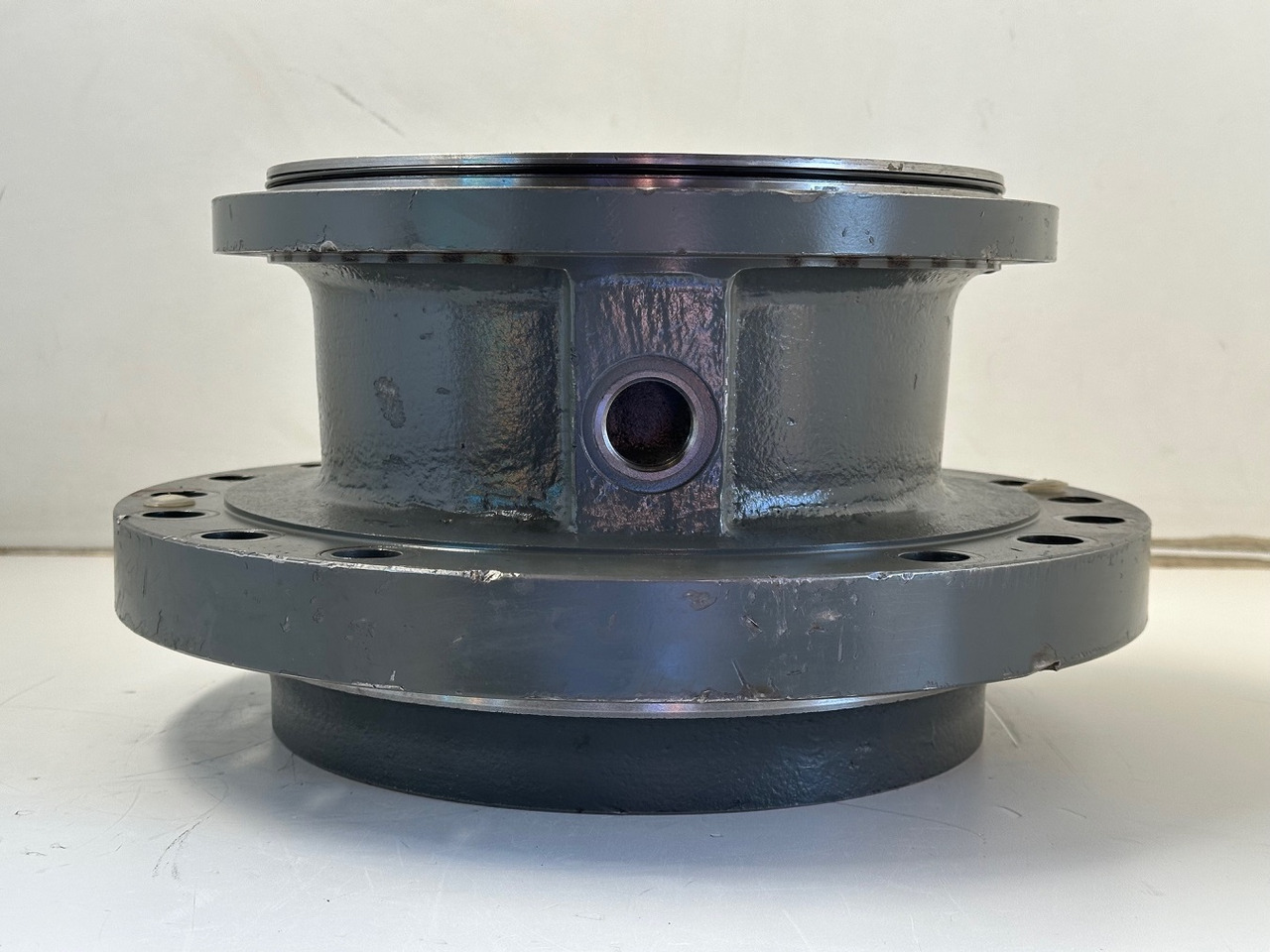 Liebherr Abtriebswellengehäuse ID-Nr.90208566 inkl. beiden Kegelrollenlager ID-Nr.10030908 - ID-Nr.761001903. LH40, LH50, R926, R928, R930. #90208566.1903# - Versnellingsbak en onderdelen voor Bouwmachine: afbeelding 1 Liebherr Abtriebswellengehäuse ID-Nr.90208566 inkl. beiden Kegelrollenlager ID-Nr.10030908 - ID-Nr.761001903. LH40, LH50, R926, R928, R930. #90208566.1903# - Versnellingsbak en onderdelen voor Bouwmachine: afbeelding 1