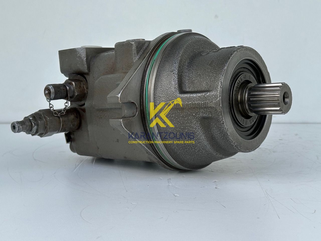 Liebherr Hydraulikeinbaumotor Typ:FMF058, ID-Nr.10122576 - ID-Nr.10145827 - ID-Nr.11371069. LOS1906, P924 COMP , R906, R906 PROTO, R916, R922, R924, R924 COMP, R926 COMP, R926 K LC. #11371069.08604# - Hydromotor voor Rupsgraafmachine: afbeelding 2 Liebherr Hydraulikeinbaumotor Typ:FMF058, ID-Nr.10122576 - ID-Nr.10145827 - ID-Nr.11371069. LOS1906, P924 COMP , R906, R906 PROTO, R916, R922, R924, R924 COMP, R926 COMP, R926 K LC. #11371069.08604# - Hydromotor voor Rupsgraafmachine: afbeelding 2