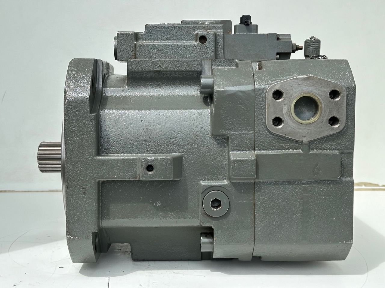 Liebherr Hydraulikverstellpumpe Typ:DPV O 165. ID-Nr.10120060 - ID-Nr.10144915. LH120 C-1103, LH120 CG-1103, LH120 M-1102. #10144915.13342# - Hydraulische pomp voor Mobiele graafmachine: afbeelding 4 Liebherr Hydraulikverstellpumpe Typ:DPV O 165. ID-Nr.10120060 - ID-Nr.10144915. LH120 C-1103, LH120 CG-1103, LH120 M-1102. #10144915.13342# - Hydraulische pomp voor Mobiele graafmachine: afbeelding 4