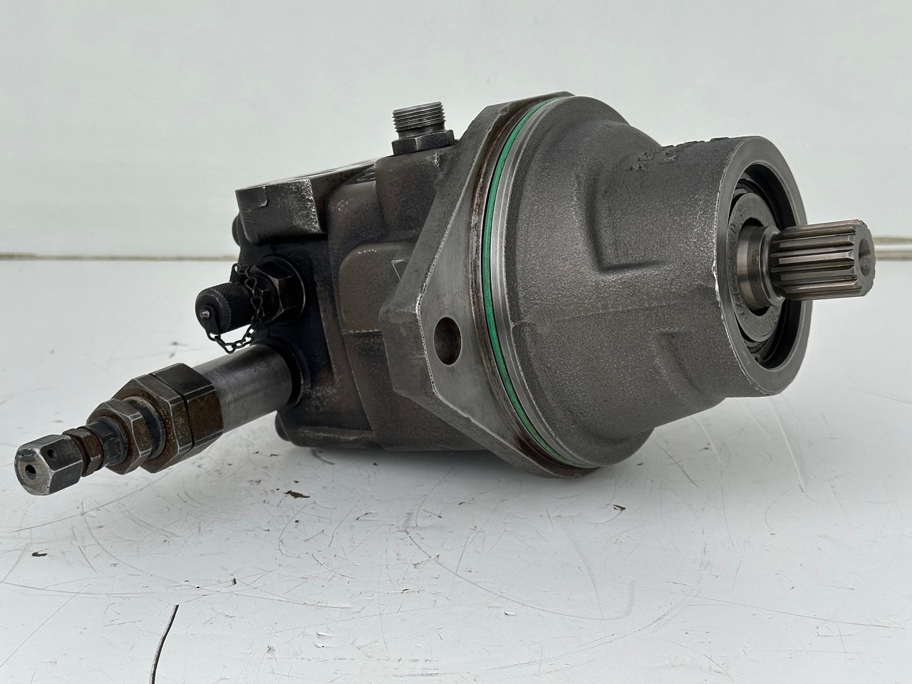 Liebherr Original Hydraulikeinbaumotor FMF045. ID-Nr.12464105. SAT250/287. LH18M, LH22C, LH22M, LH24M, LH26EC, LH26EM, LH26M. #12464105.20985# - Zwenkmotor voor Bouwmachine: afbeelding 3 Liebherr Original Hydraulikeinbaumotor FMF045. ID-Nr.12464105. SAT250/287. LH18M, LH22C, LH22M, LH24M, LH26EC, LH26EM, LH26M. #12464105.20985# - Zwenkmotor voor Bouwmachine: afbeelding 3