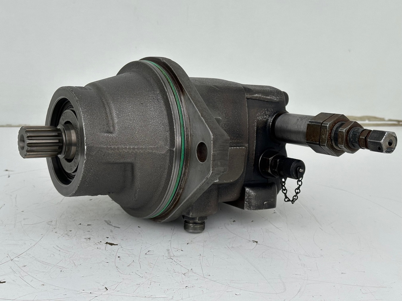 Liebherr Original Hydraulikeinbaumotor FMF045. ID-Nr.12464105. SAT250/287. LH18M, LH22C, LH22M, LH24M, LH26EC, LH26EM, LH26M. #12464105.20985# - Zwenkmotor voor Bouwmachine: afbeelding 5 Liebherr Original Hydraulikeinbaumotor FMF045. ID-Nr.12464105. SAT250/287. LH18M, LH22C, LH22M, LH24M, LH26EC, LH26EM, LH26M. #12464105.20985# - Zwenkmotor voor Bouwmachine: afbeelding 5