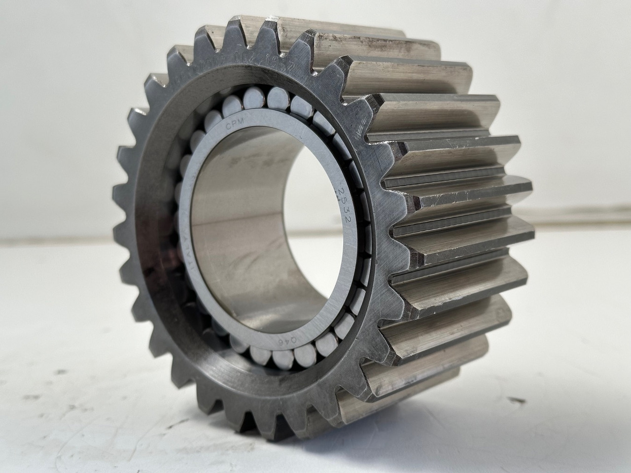 Liebherr Planetenrad ID-Nr.9443004 - ID-Nr.944300403. FAT400-FAT400/018-FAT400P018-FAT400P063-FAT400P073-FAT400P092. R934 IND,R906,R914,R916,R922,R924,R932,R934,R936,R942,R944. #944300503.01# - Eindaandrijving voor Graafmachine: afbeelding 1 Liebherr Planetenrad ID-Nr.9443004 - ID-Nr.944300403. FAT400-FAT400/018-FAT400P018-FAT400P063-FAT400P073-FAT400P092. R934 IND,R906,R914,R916,R922,R924,R932,R934,R936,R942,R944. #944300503.01# - Eindaandrijving voor Graafmachine: afbeelding 1