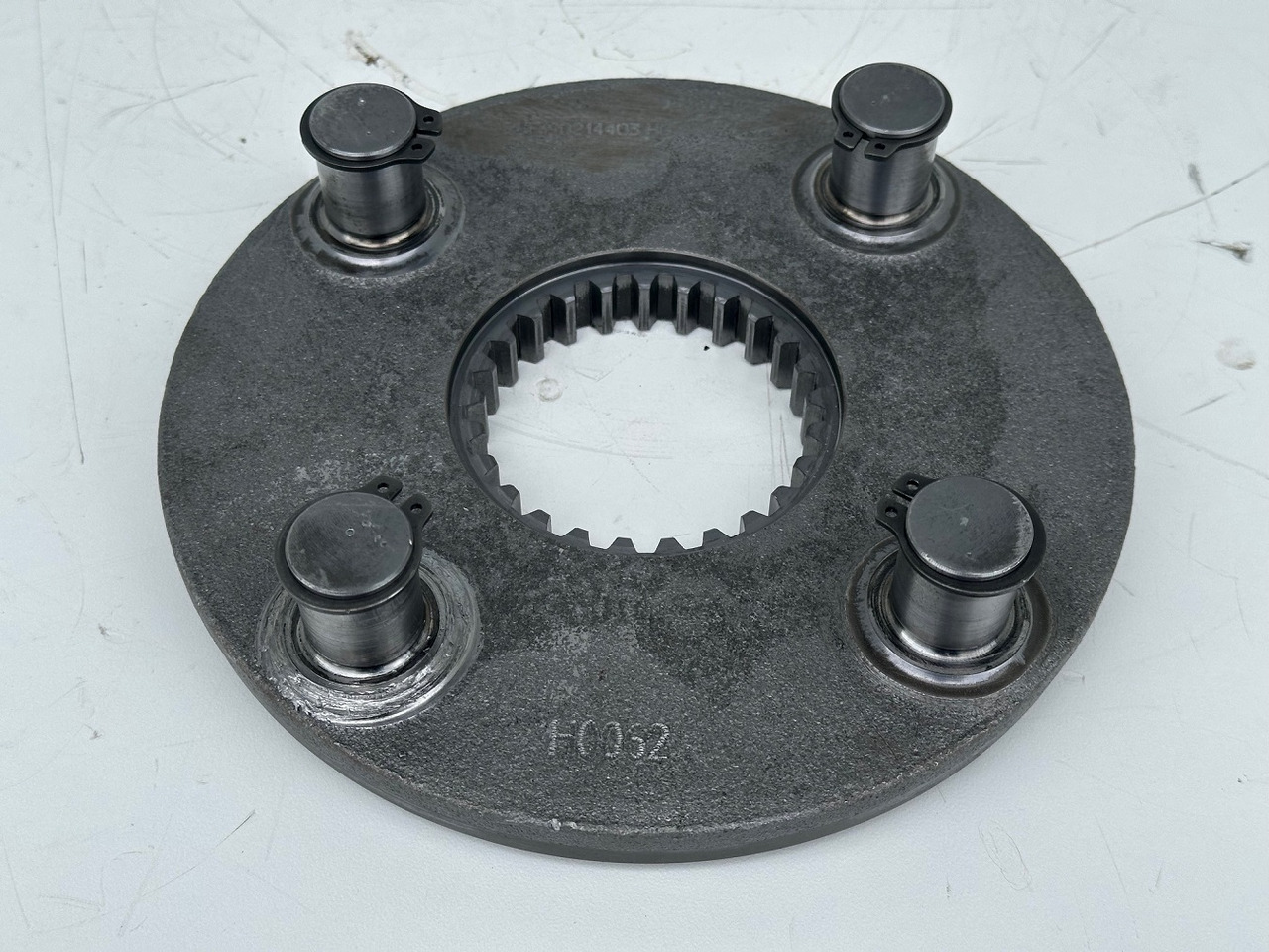 Liebherr Planetenträger ID-Nr.90214403. SAT275A290. R922 LC-1486. R924 LC-1487. #90214403.HO.925# - Zwenkmotor voor Bouwmachine: afbeelding 1 Liebherr Planetenträger ID-Nr.90214403. SAT275A290. R922 LC-1486. R924 LC-1487. #90214403.HO.925# - Zwenkmotor voor Bouwmachine: afbeelding 1