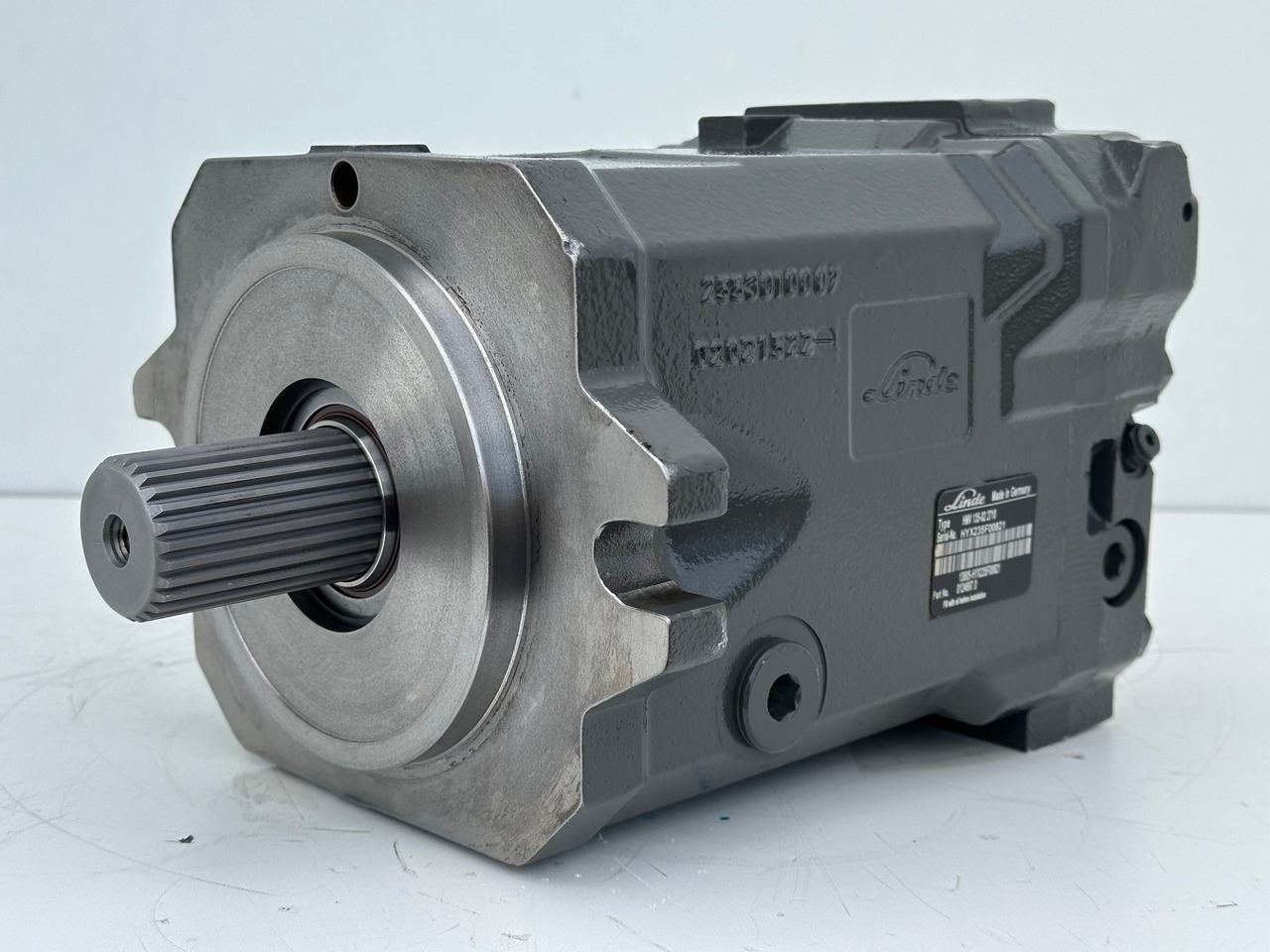 Linde Verstellmotor-Axialkolbenmotor Typ:HMV135-02 2710. #HMV135-02.2710# - Hydromotor: afbeelding 1 Linde Verstellmotor-Axialkolbenmotor Typ:HMV135-02 2710. #HMV135-02.2710# - Hydromotor: afbeelding 1