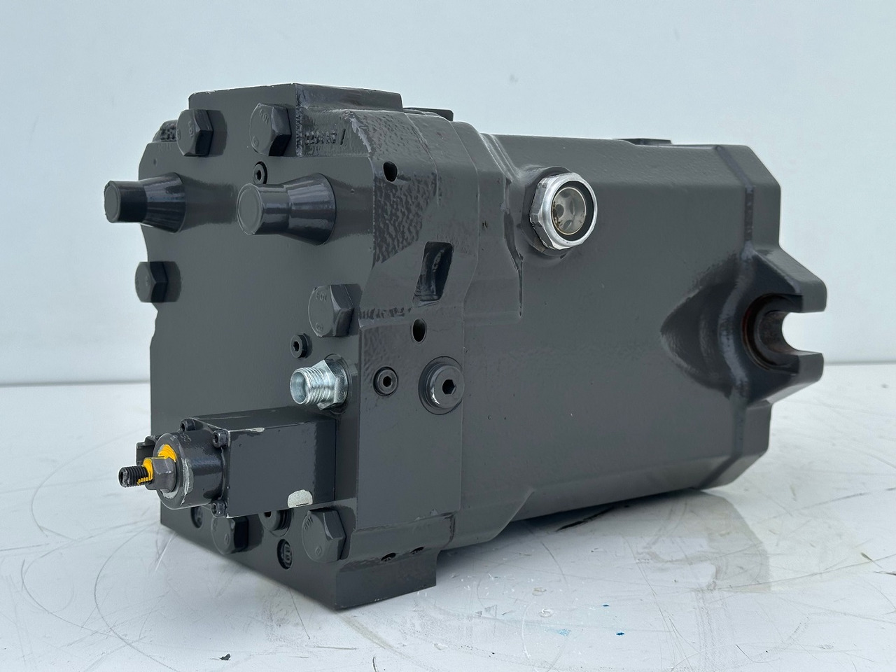 Linde Verstellmotor-Axialkolbenmotor Typ:HMV135-02 2710. #HMV135-02.2710# - Hydromotor: afbeelding 3 Linde Verstellmotor-Axialkolbenmotor Typ:HMV135-02 2710. #HMV135-02.2710# - Hydromotor: afbeelding 3